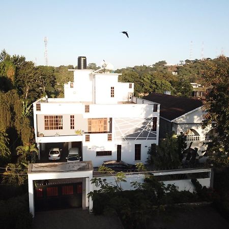 לינה וארוחת בוקר Arusha Royal מראה חיצוני תמונה