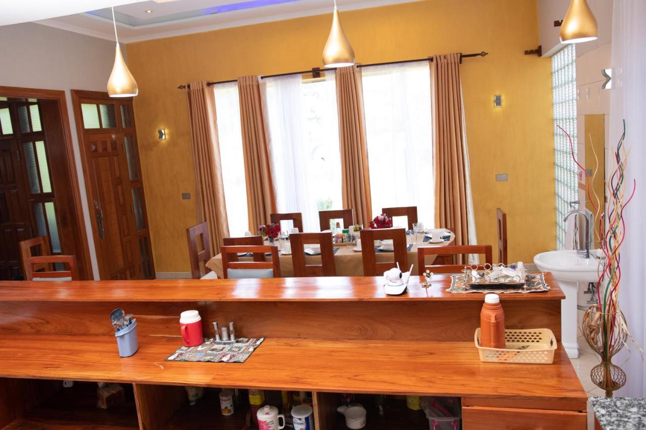לינה וארוחת בוקר Arusha Royal מראה חיצוני תמונה