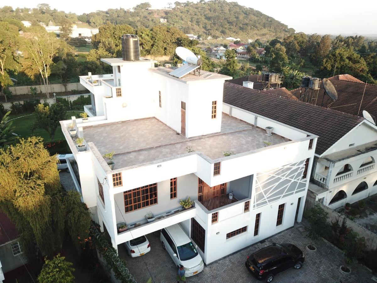 לינה וארוחת בוקר Arusha Royal מראה חיצוני תמונה