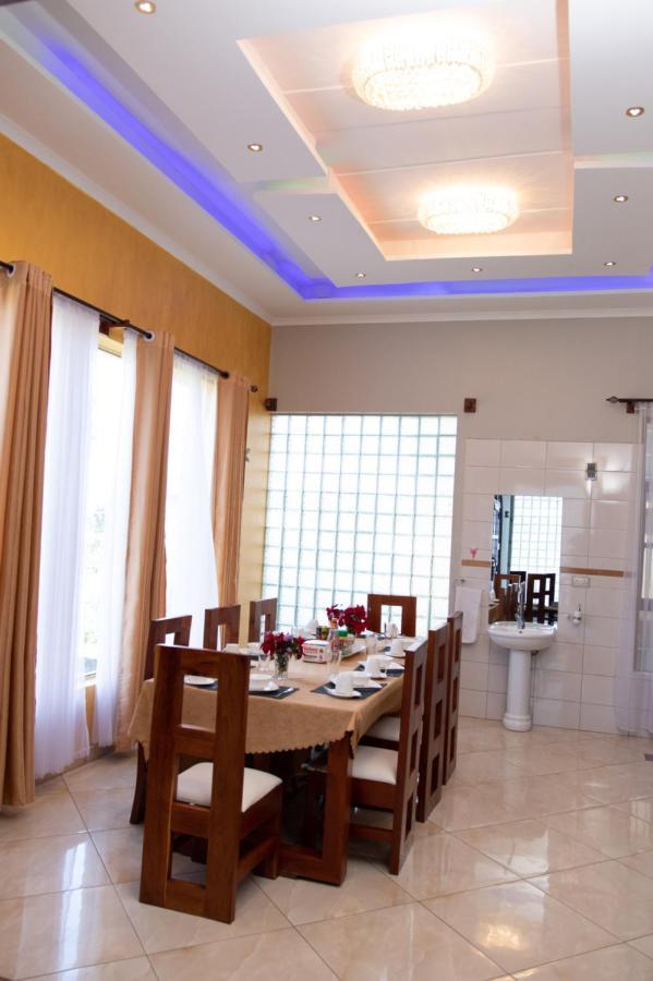 לינה וארוחת בוקר Arusha Royal מראה חיצוני תמונה