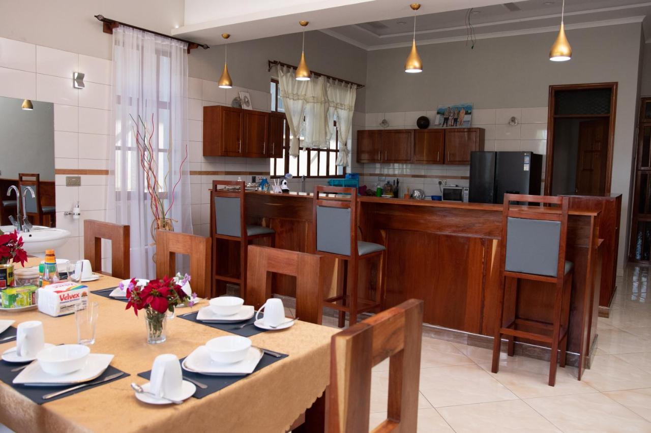 לינה וארוחת בוקר Arusha Royal מראה חיצוני תמונה